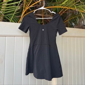 SIZE 6 Lululemon Align Short Sleeve Dress